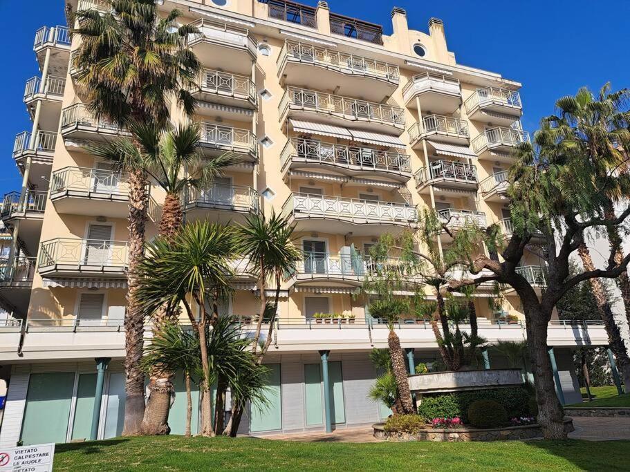 דירות ארמה די טאגיה Centrale Vicino Spiagge E Ciclabile + Box-Auto ! מראה חיצוני תמונה